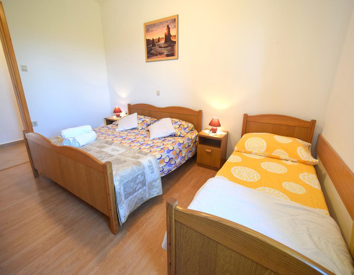 Apartments Ivanka Малинска Екстериор снимка