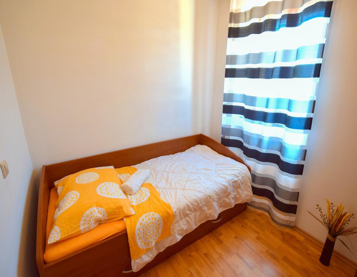 Apartments Ivanka Малинска Екстериор снимка